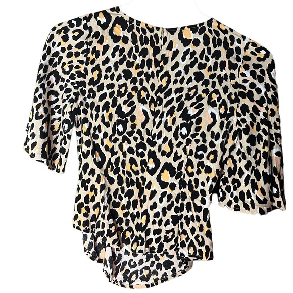 NWT! Beautiful cheetah print blouse - Picture 2 of 7